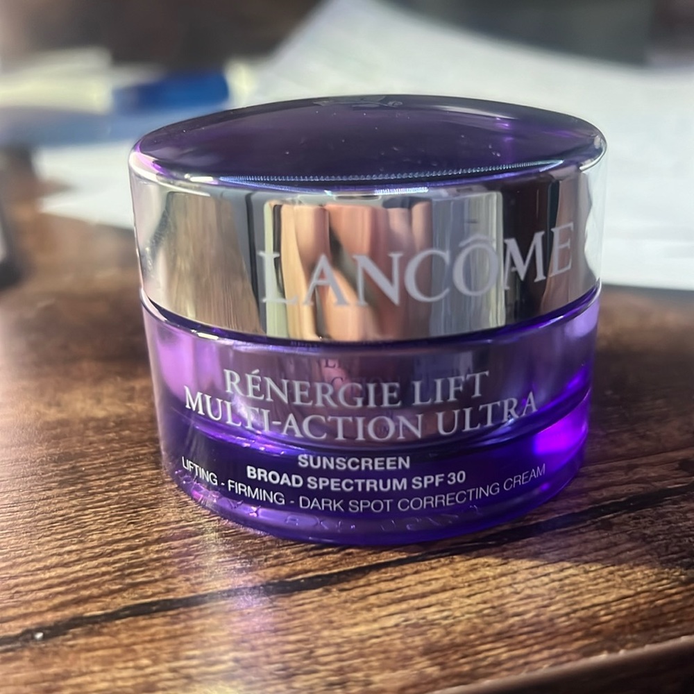 Lancôme renergie lift multi-action ultra sunscreen spf 30